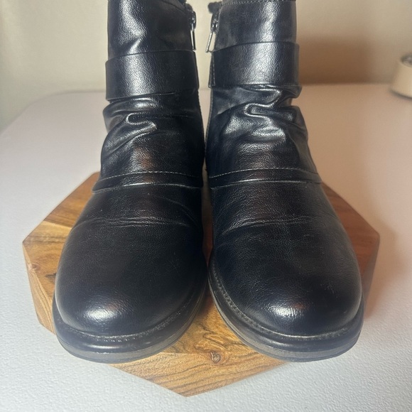 Bare traps black ankle boots with zipper closure size 9 - Picture 5 of 6